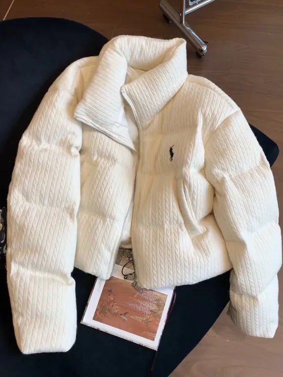 米白色小马刺绣针织棉服外套女2025冬季新款保暖加厚气质百搭上衣