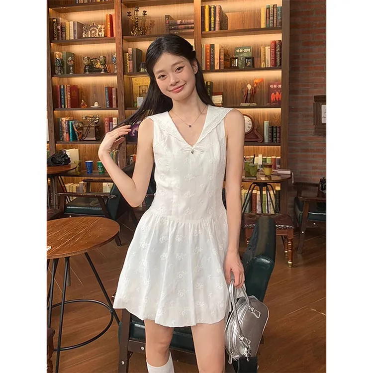 设计感少女白色海军领无袖连衣裙女夏季新款气质收腰显瘦a字短裙