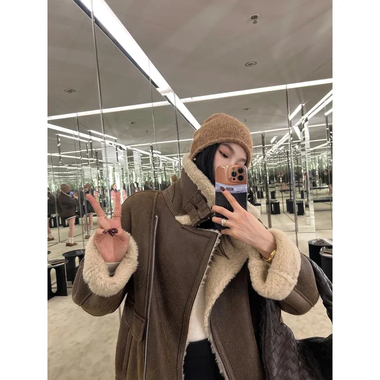 区区欧阳【A*ne私服街头画报】意大利进口皮毛一体羊羔毛真皮皮草