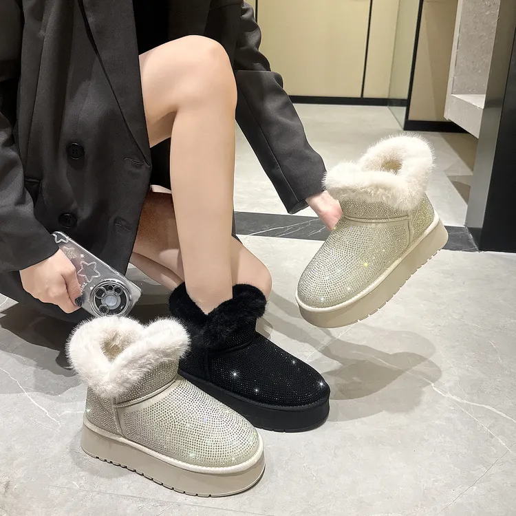 三小姐8818-2025年冬季新款毛毛口水钻雪地靴时尚保暖厚底雪地棉