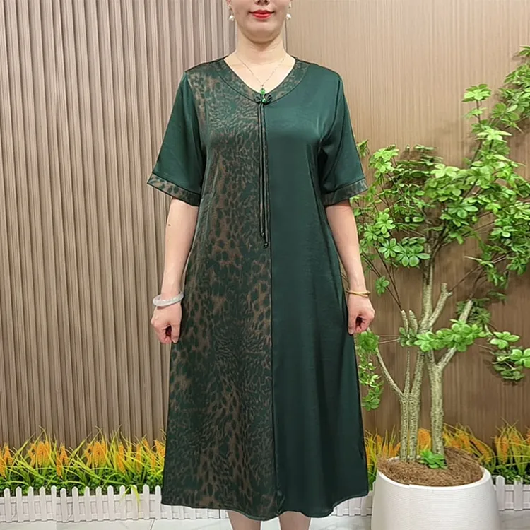 妈妈装夏装洋气连衣裙中长款中老年女装大码宽松V领拼色过膝裙子