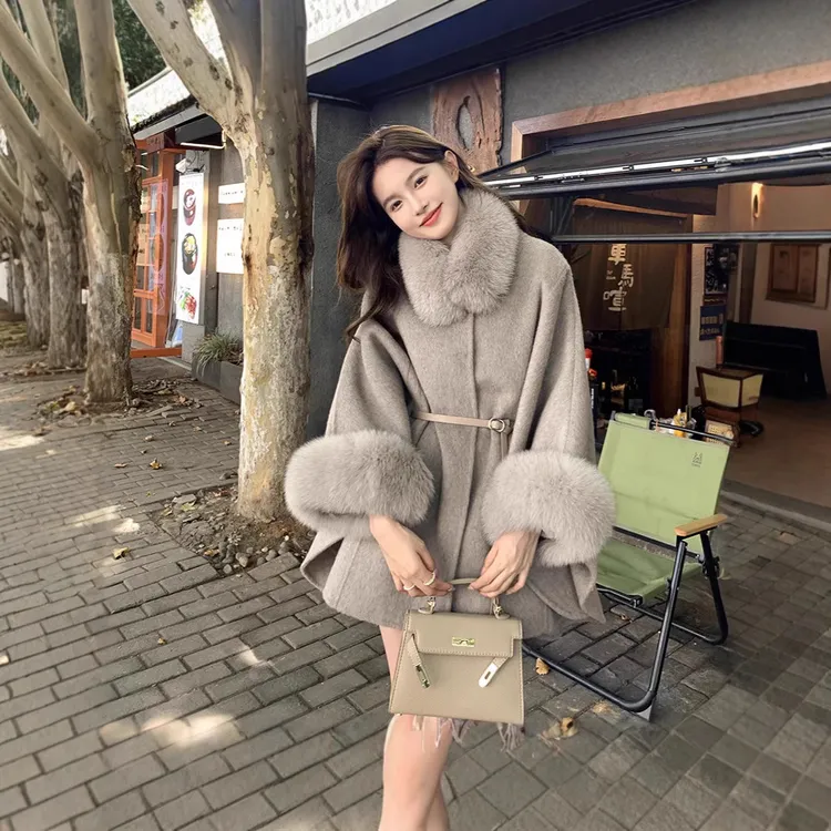 冬季新款斗篷款双面呢羊毛大衣狐狸毛领袖口可拆卸时尚洋气款外套