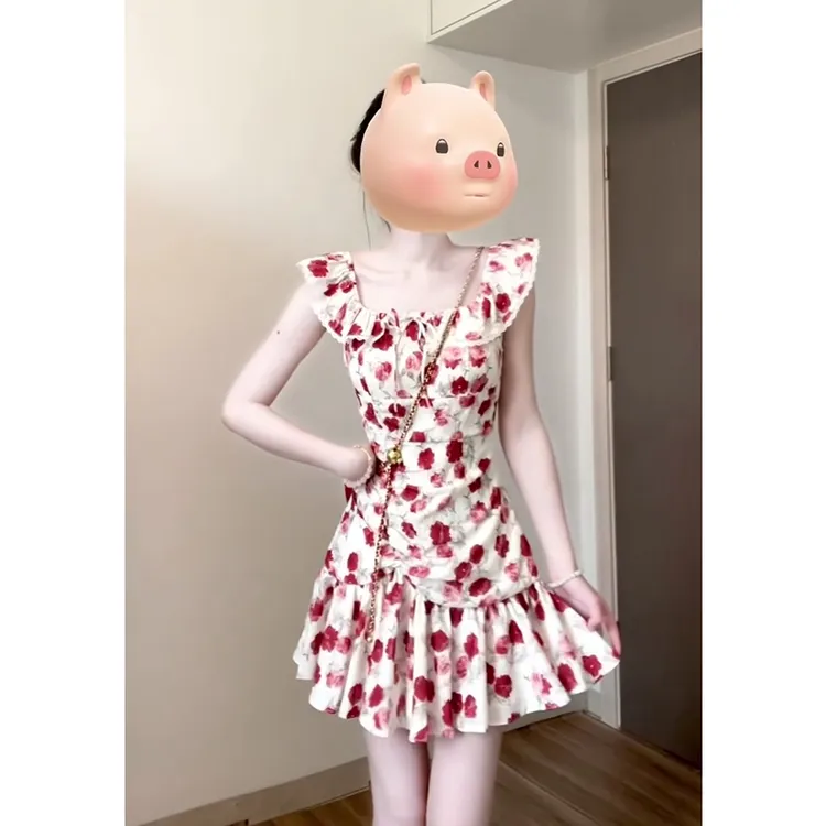 连衣裙女2025夏季新款法式气质方领收腰显瘦抽褶设计感碎花裙子