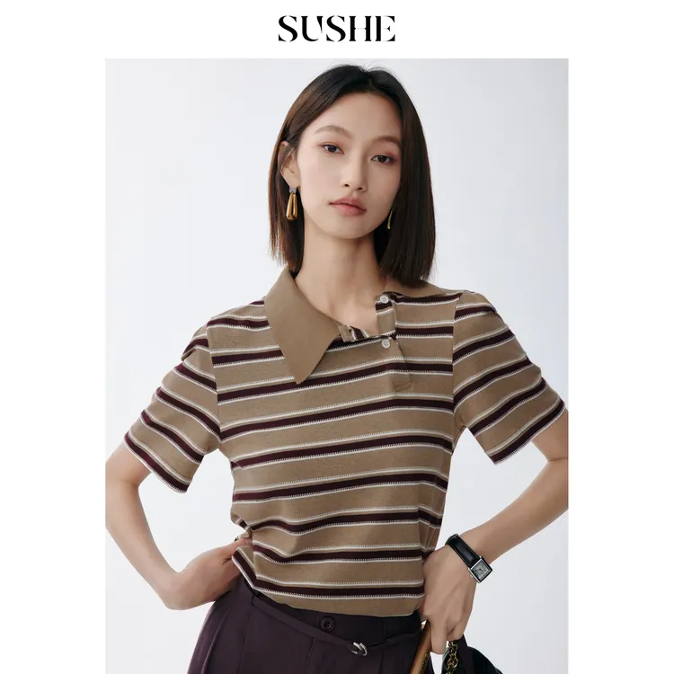 束皙SUSHE 直叙 复古风定染弹力棉撞色条纹斜门襟Polo领正肩上衣