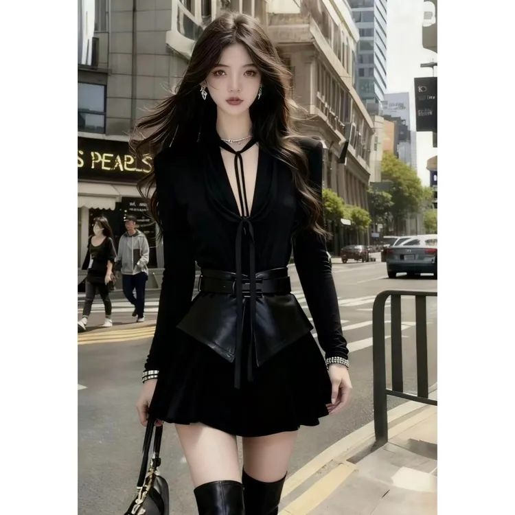 秋冬时尚气质辣妹风显瘦黑色V领修身长袖+收腰设计感A字裙套装
