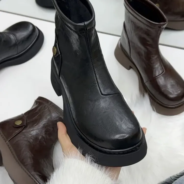 圆头防滑平跟中筒中跟马丁靴9999加绒厚底复古黑色