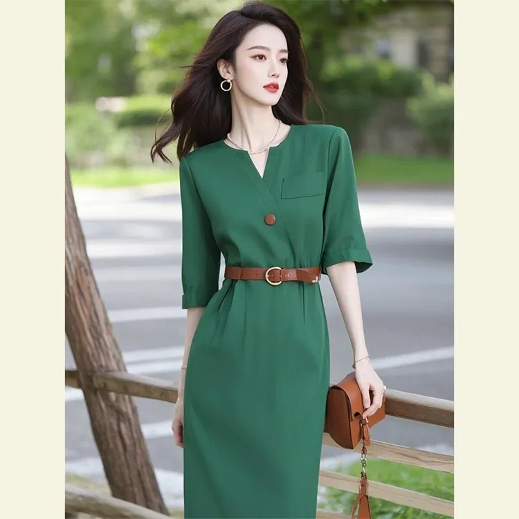 春季出席重要场合气质女神范轻奢高级感上流社会绿色收腰连衣裙子