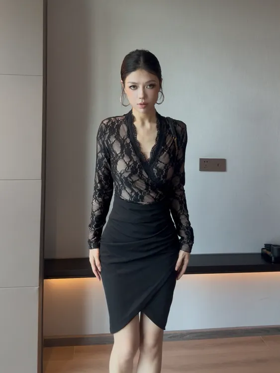 【DAYUAN】2025秋冬长袖V领蕾丝上衣性感显瘦修身Y037