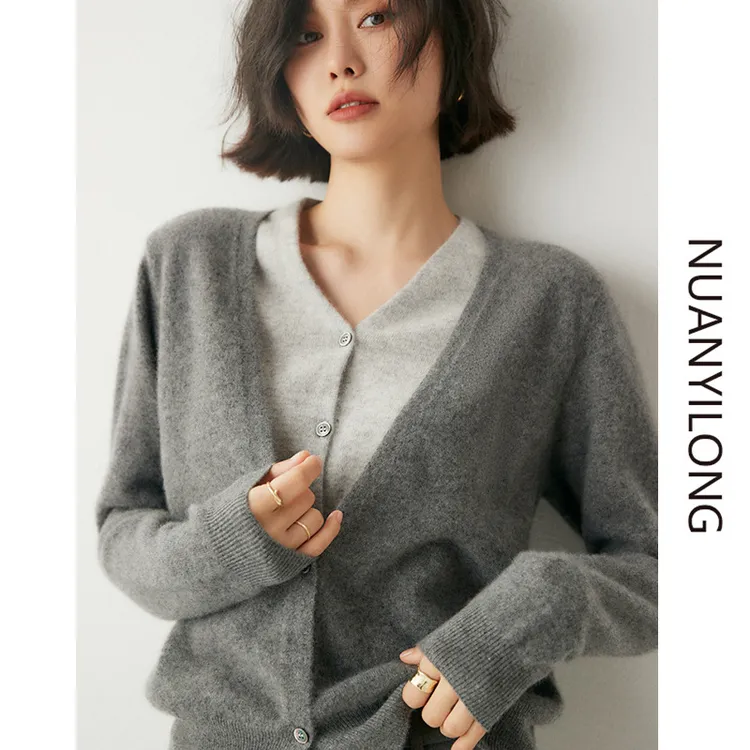 25春季新款全羊毛针织开衫女V领拼色外套羊毛设计感假两件毛衣