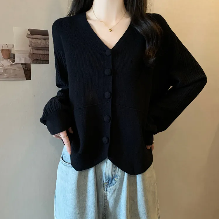 大码遮肚子软糯V领长袖针织开衫女秋冬胖妹妹宽松显瘦毛衣打底衫