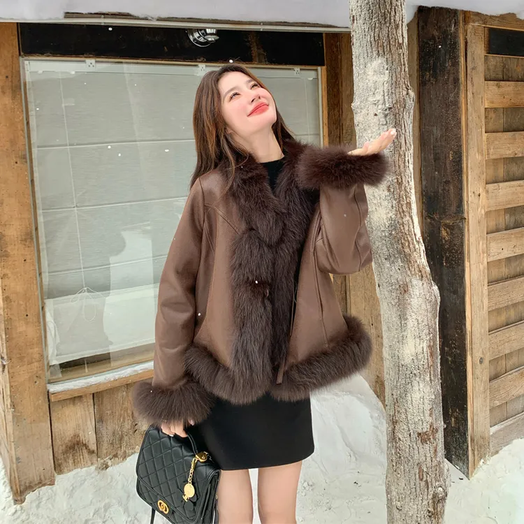 高级感法式千金风羽绒服2025冬季新款毛绒绒拼接白鸭绒内胆厚外套