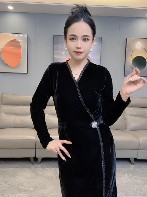 2025早秋H型裙常规袖V领褶皱长裙连衣裙气质时尚中式御姐风3365