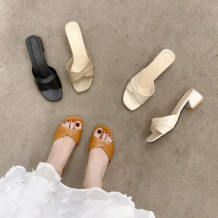 2025夏季新款女鞋时尚褶皱一字式外穿中跟凉拖粗跟拖鞋大码方头