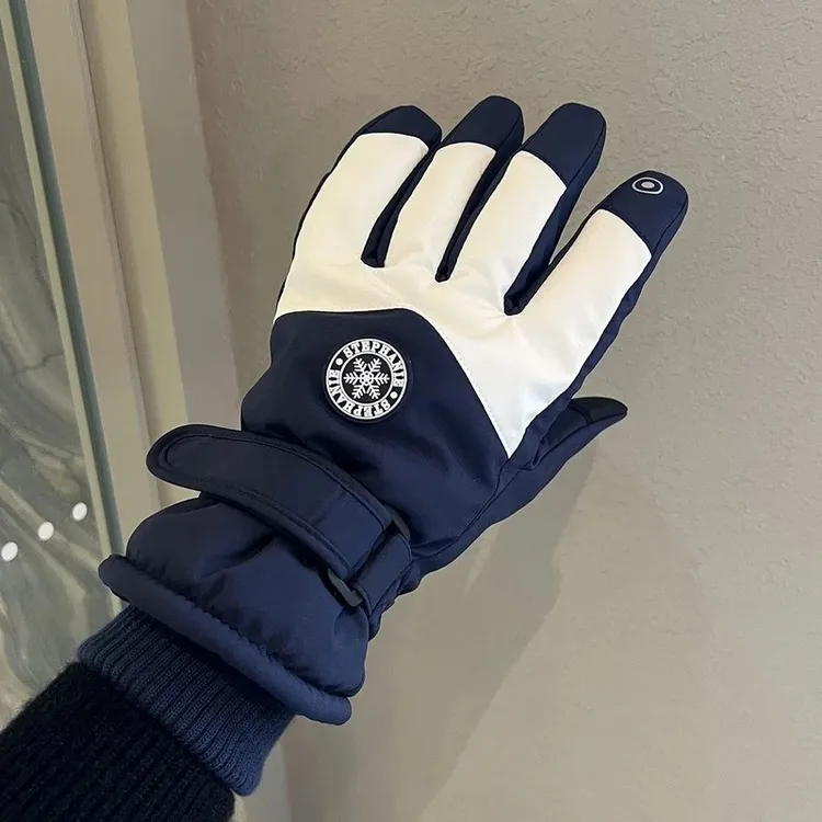 滑雪手套冬季户外骑车保暖防寒加绒加厚防风防水触屏学生新款