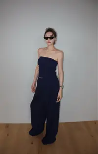 KIOKWANG//不规则褶皱一字抹胸修身上衣松紧腰阔腿长裤套装