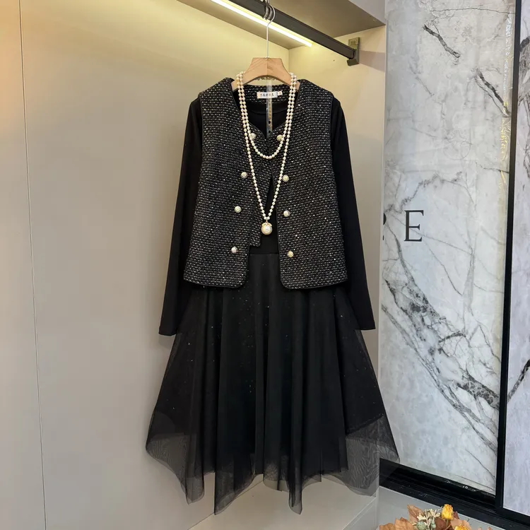 2025秋冬复古轻奢洋气小香风减龄时尚气质马甲+网纱连衣裙套装390