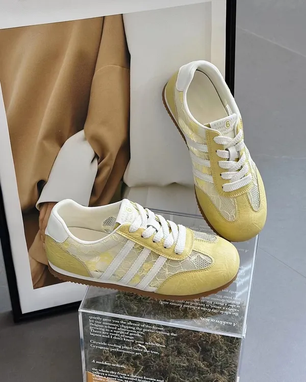 时尚休闲网面透气女鞋