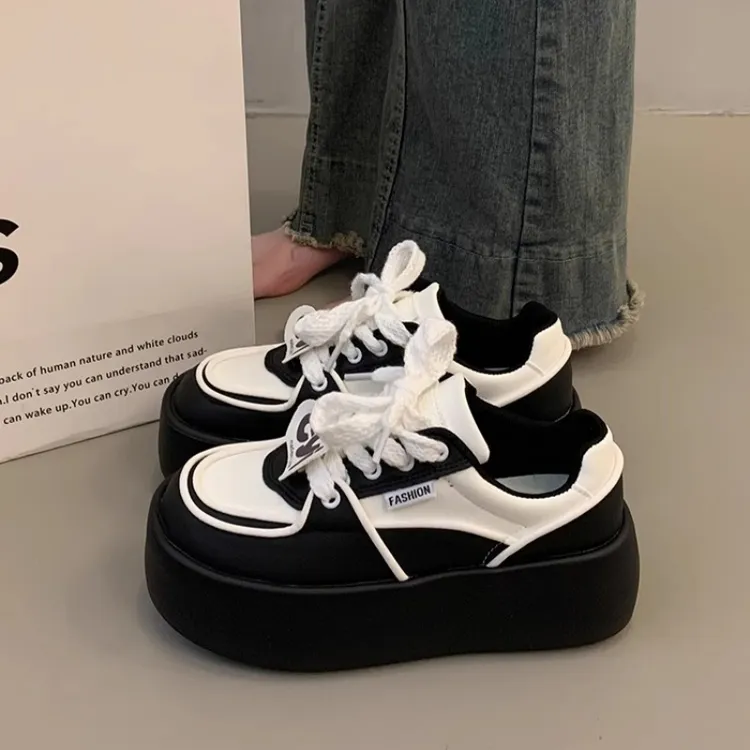 高级感百搭厚底小白鞋女春秋小众松糕板鞋2025新款增高运动休闲鞋