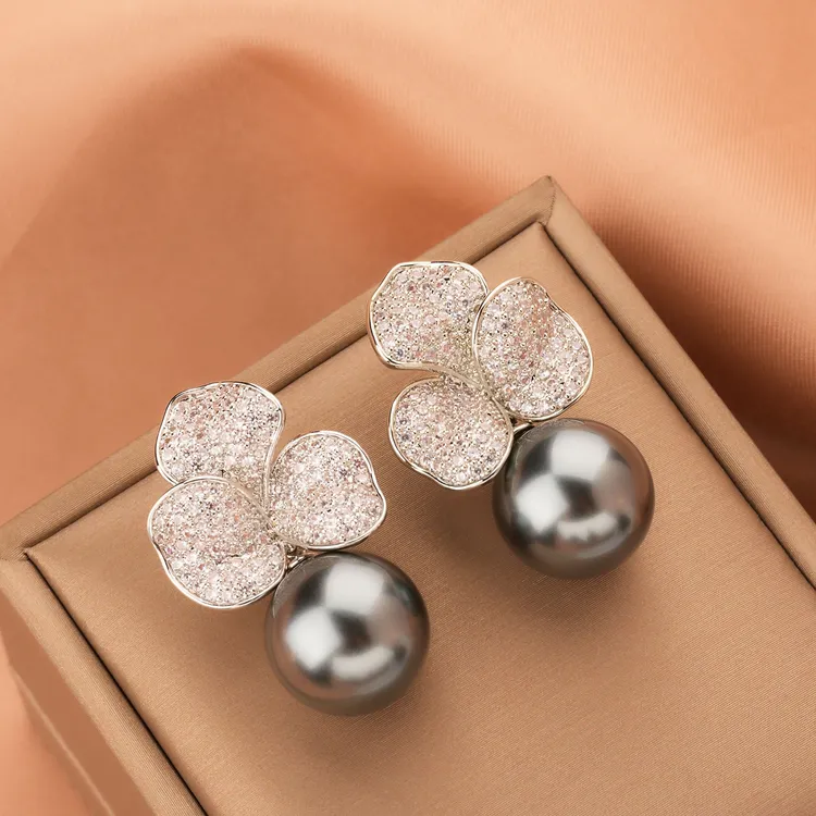 铜合金合成锆石耳饰 热巴同款珍珠耳环ins韩国轻奢气质花瓣耳钉女