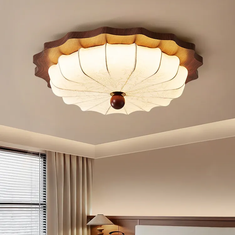 卧室灯吸顶灯中古风法式复古胡桃木色创意灯花形布艺主卧房间灯具