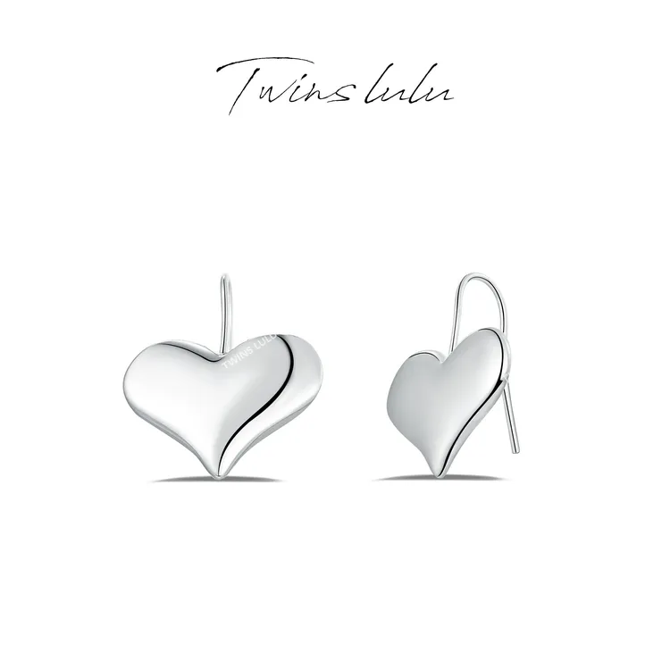 TWINS LULU 镀K金 秋上新 时尚小巧氛围感配饰爱心耳环TSL1837