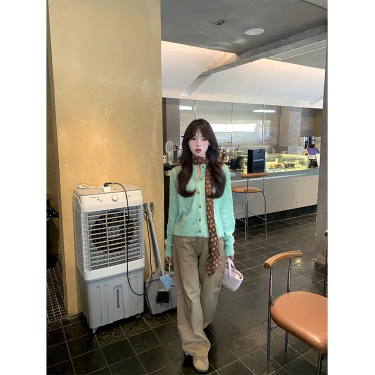 2025新款早秋季韩系穿搭绿色针织衫毛衣开衫外套女显瘦高腰阔腿裤