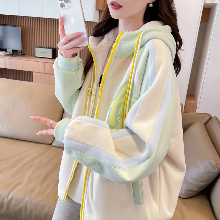 加绒加厚拼色插肩袖棒球服女宽松设计感复古休闲学生连帽卫衣外套