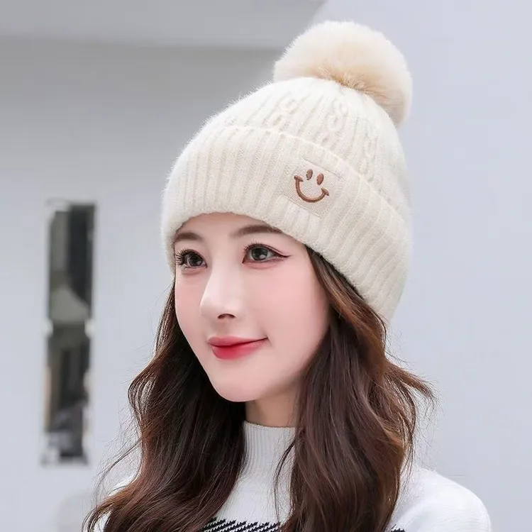 笑脸新品加厚防寒帽子女冬季青年针织帽骑车出行保暖帽护耳加绒毛