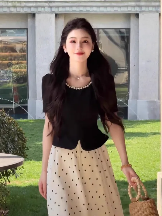 法式赫本风短袖波点连衣裙大码假两件钉珠连衣裙胖mm遮肉显瘦