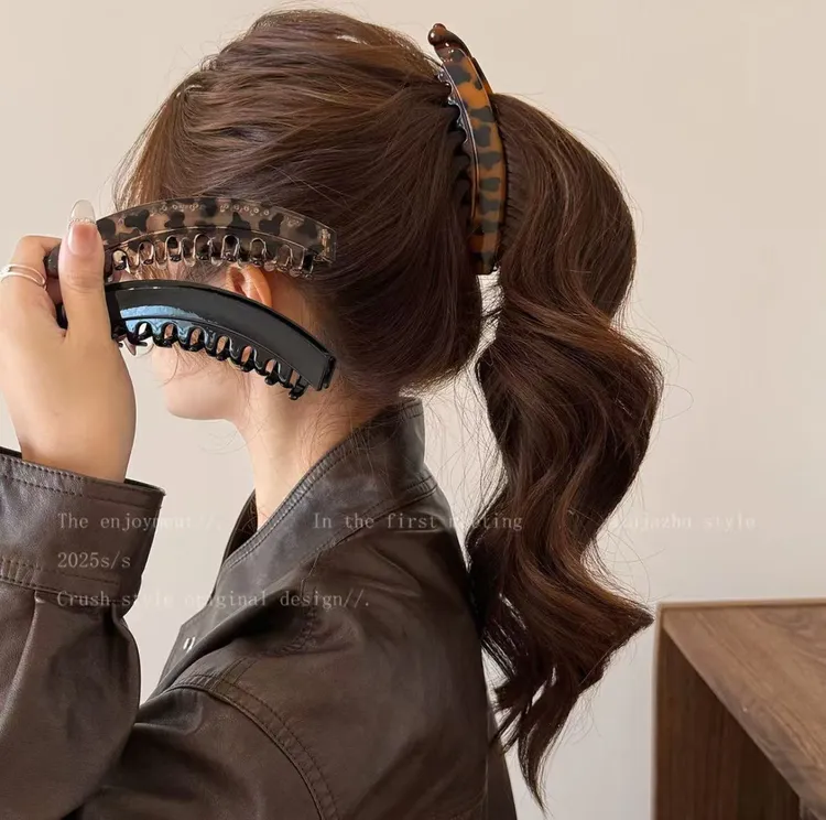 复古气质香蕉夹女2025新款高马尾盘发抓夹扁头显发量夹子头饰发饰