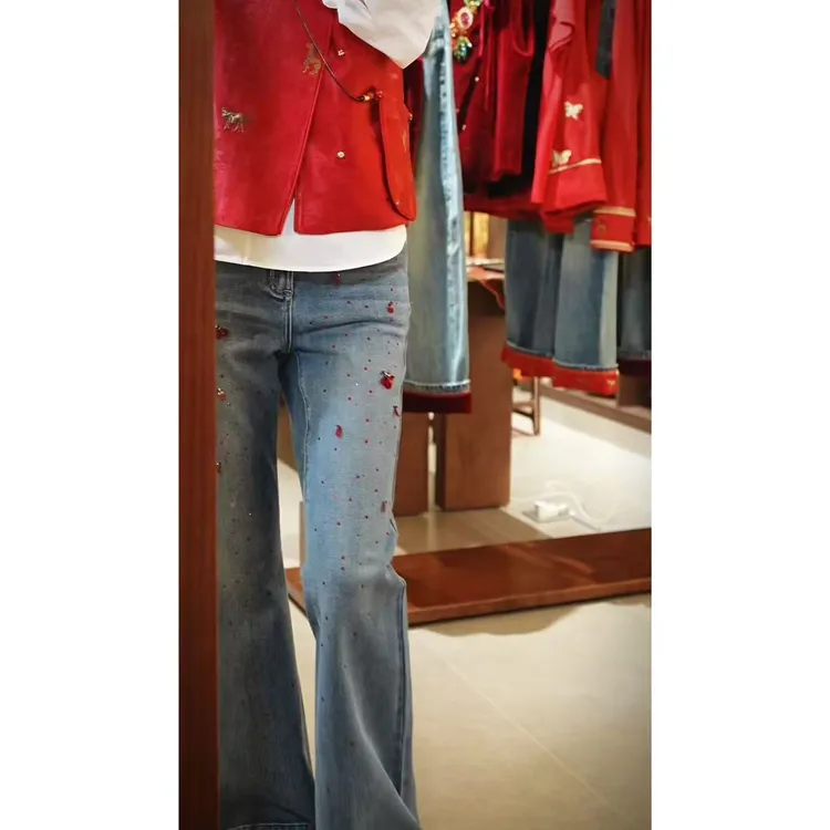 yiyiya.Guo艺艺吖【宝石牛仔】早春重工烫钻微喇牛仔裤120130SS52