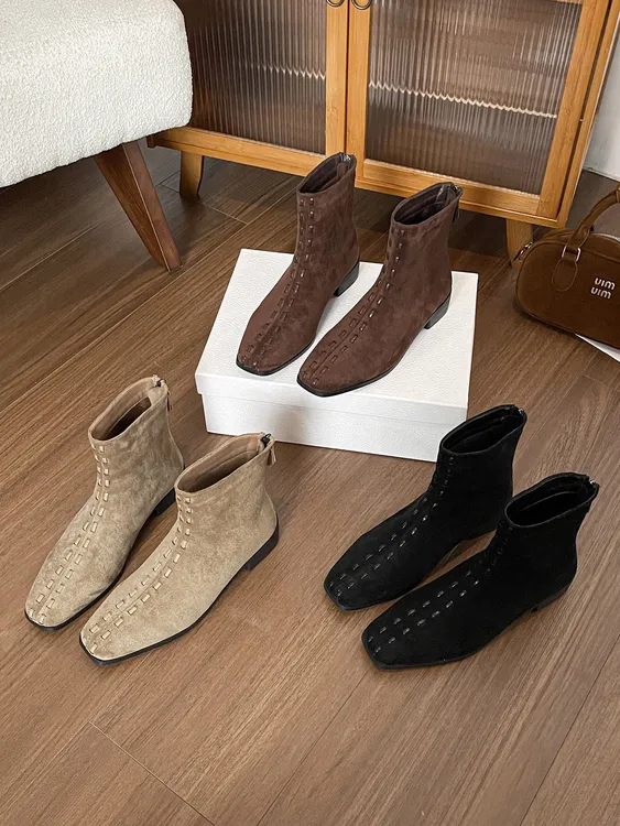 短筒平跟秋冬方头韩版法式马丁靴百搭靴子冬季粗跟单靴网红中跟