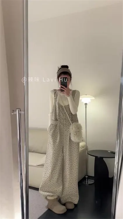 2025秋冬新款韩系洋气慵懒风蕾丝打底衫搭配背带阔腿裤显瘦两件套