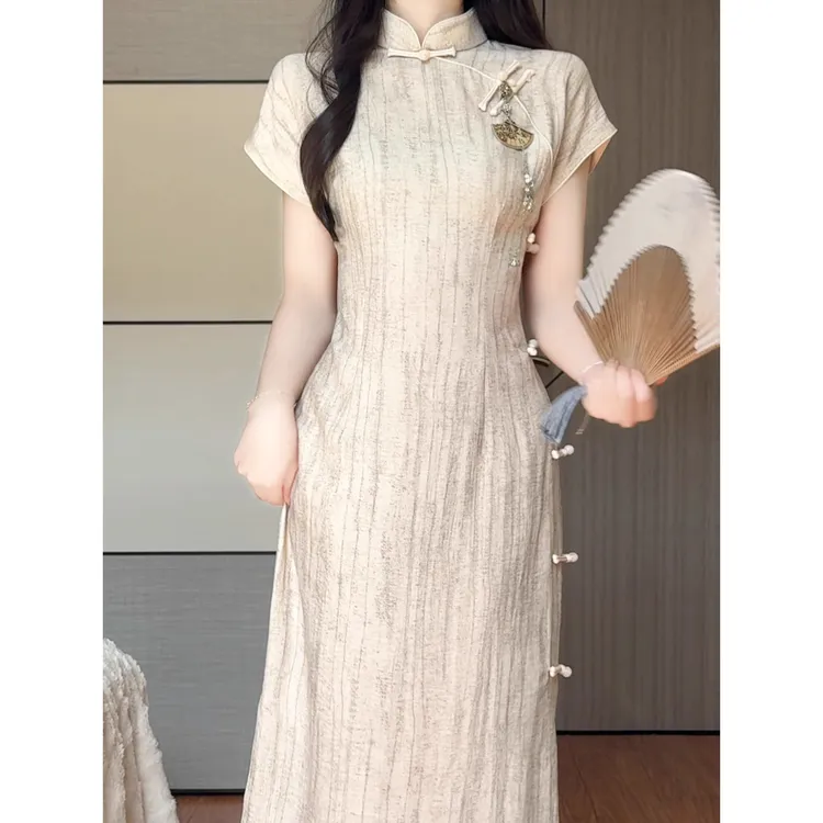 米色条纹旗袍复古2025年夏季新款改良新中式日常可穿年轻款连衣裙