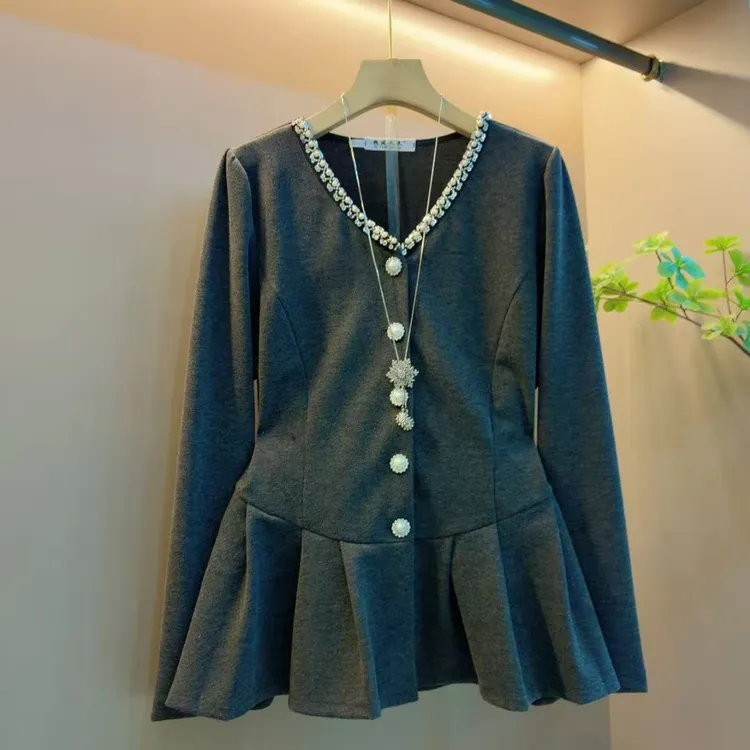 新款洋气宽松显瘦重工镶钻领时尚休闲气质遮肉上衣（衣长62左右）