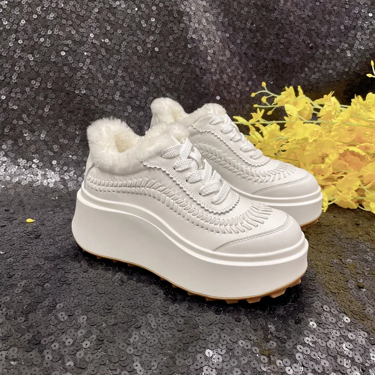 增高厚底加绒老爹小白鞋街头风时尚休闲鞋秋冬平底鞋子松糕鞋女士