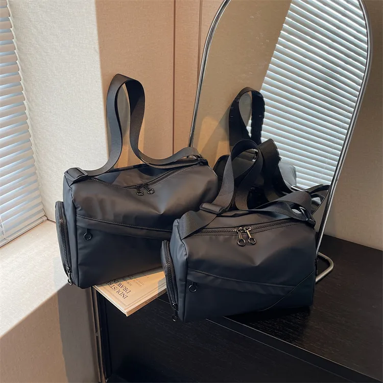 新款韩版女包斜挎包休闲通勤学生时尚百搭露营单肩包山系便携背包