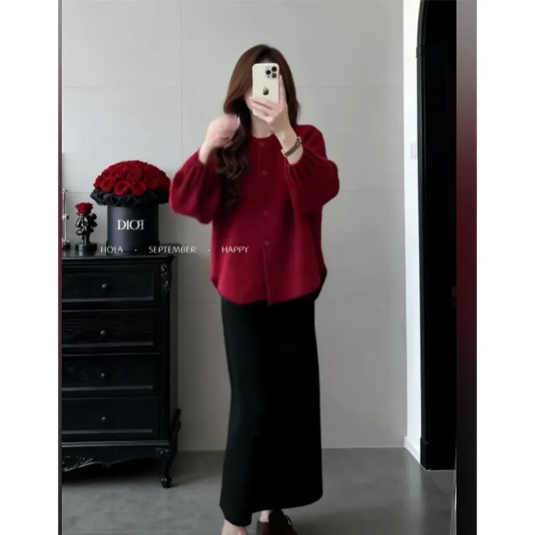 冬季穿搭一整套2025圣诞高级感减龄过年战袍小个子红色毛衣套装裙