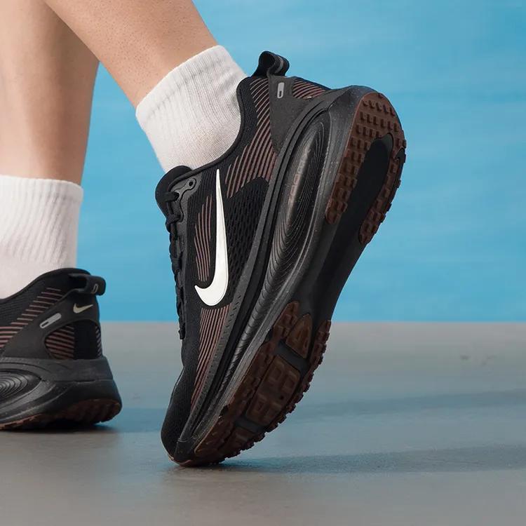 NIKE耐克迈柔官网男鞋新款VOMERO 18休闲低帮时尚运动跑步鞋