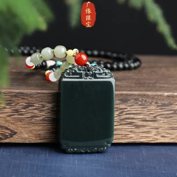 广缘 新疆和田玉无事牌 保真玉石黑羊脂配高档链子 吊坠年终爆款商品图