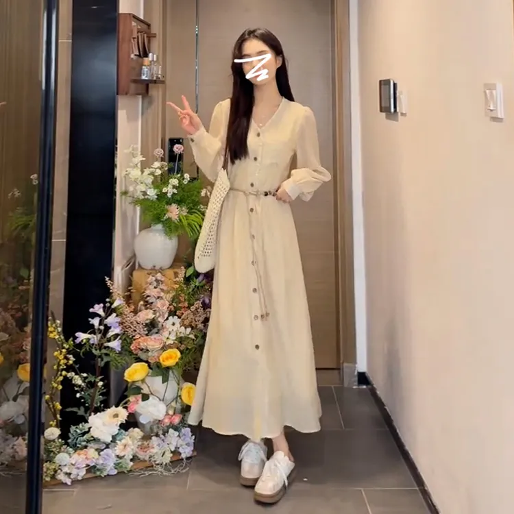 法式高级感v领连衣裙子女装新款初夏季绝美流行穿搭超火长裙0185