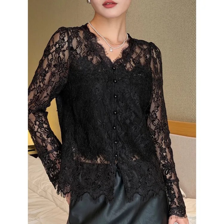 蕾丝v领黑色打底衫女2025年新款秋装镂空开叉长袖t恤宽松内搭上衣