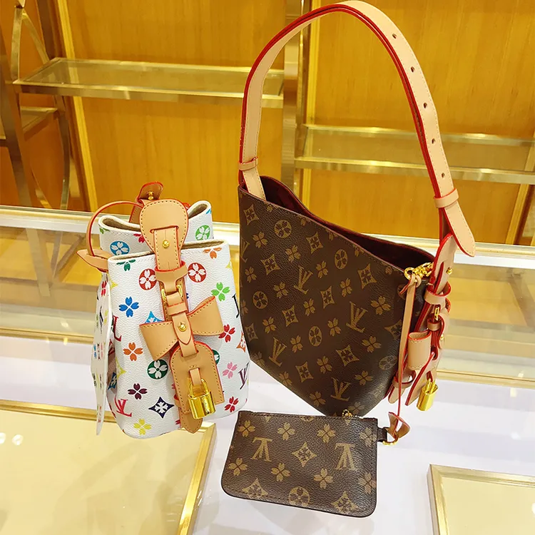 lvey包包女士2025新款水桶包真皮女包高级感单肩斜挎包手提小方包