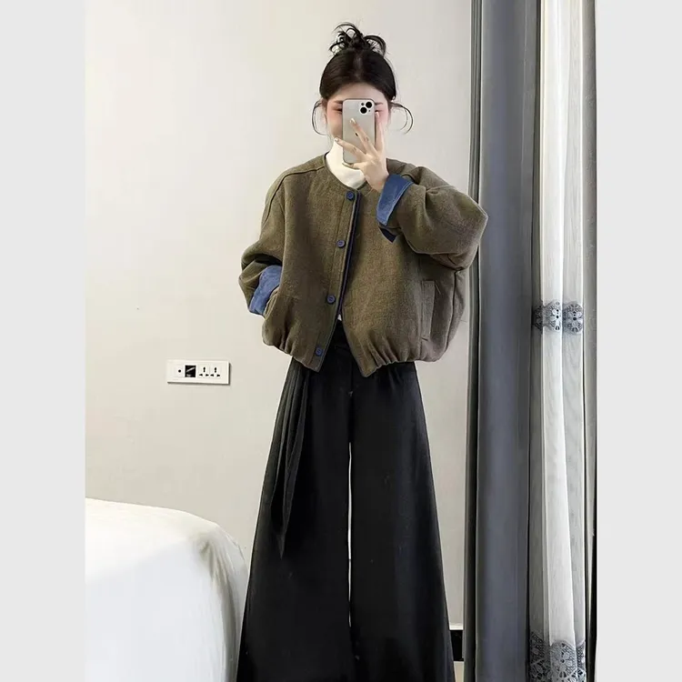 法式复古撞色小香风短款外套2025秋冬季新款宽松显瘦圆领排扣上衣