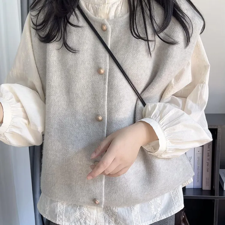 法式漂亮温柔风衬衫女秋季新款高级感宽松百搭针织马甲叠穿上衣