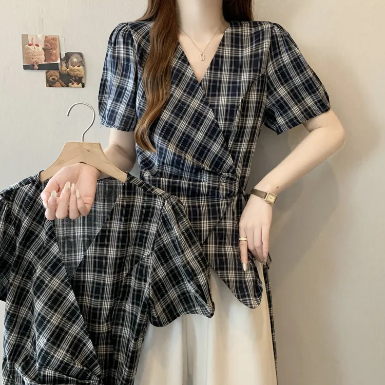 大码法式微胖格子衬衫女2025新款夏季不规则衬衣胖MM遮肉显瘦上衣