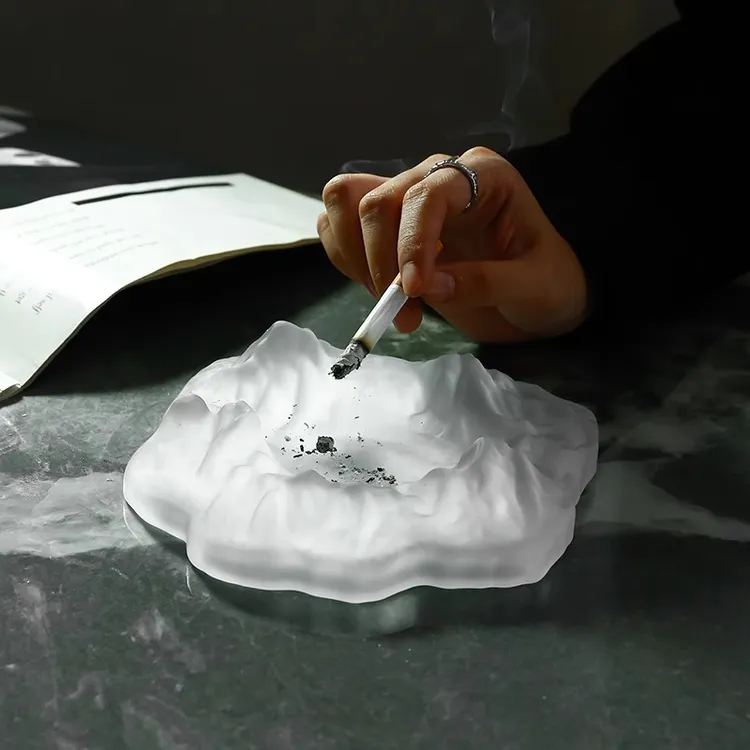 北欧风冰山烟灰缸家用轻奢时尚磨砂雪山摆件ins风客厅装饰雪茄缸