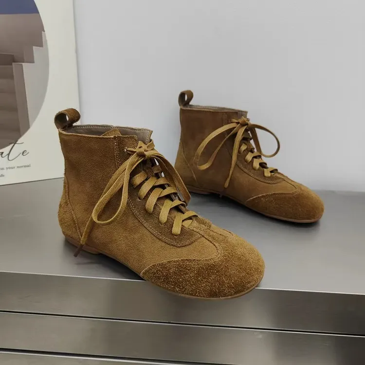 复古真皮马丁靴女2025秋冬新款圆头平底系带反绒牛皮休闲短靴女