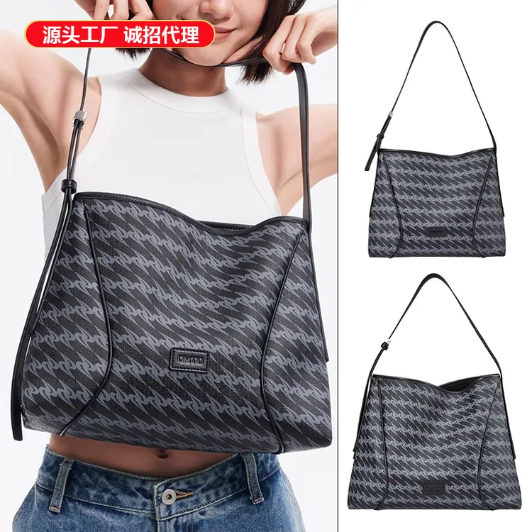 omto黑松露休闲Hobo秋冬大容量百搭通勤小众感单肩女士斜挎双肩包