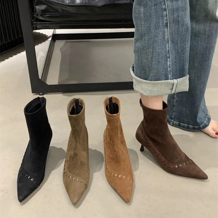 2025秋冬新款尖头短靴女时尚百搭法式显瘦时装靴网红后拉链瘦瘦靴